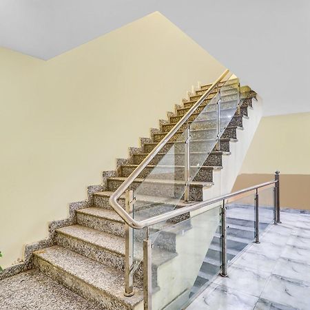 Hotel O Prince Home Stay Near Ambience Mall Ню Делхи Екстериор снимка