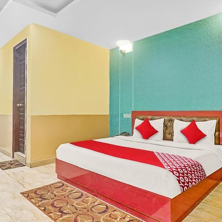 Hotel O Prince Home Stay Near Ambience Mall Ню Делхи Екстериор снимка