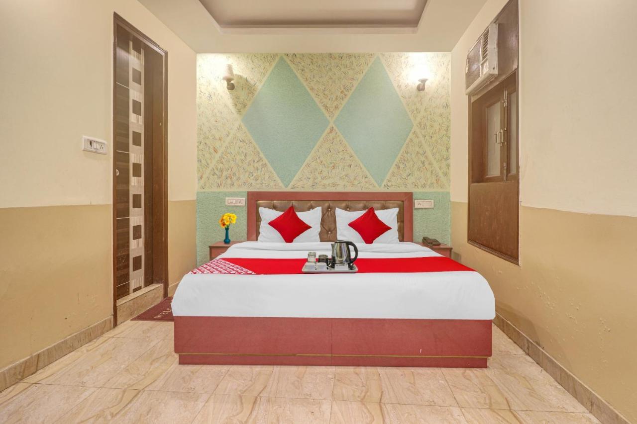 Hotel O Prince Home Stay Near Ambience Mall Ню Делхи Екстериор снимка